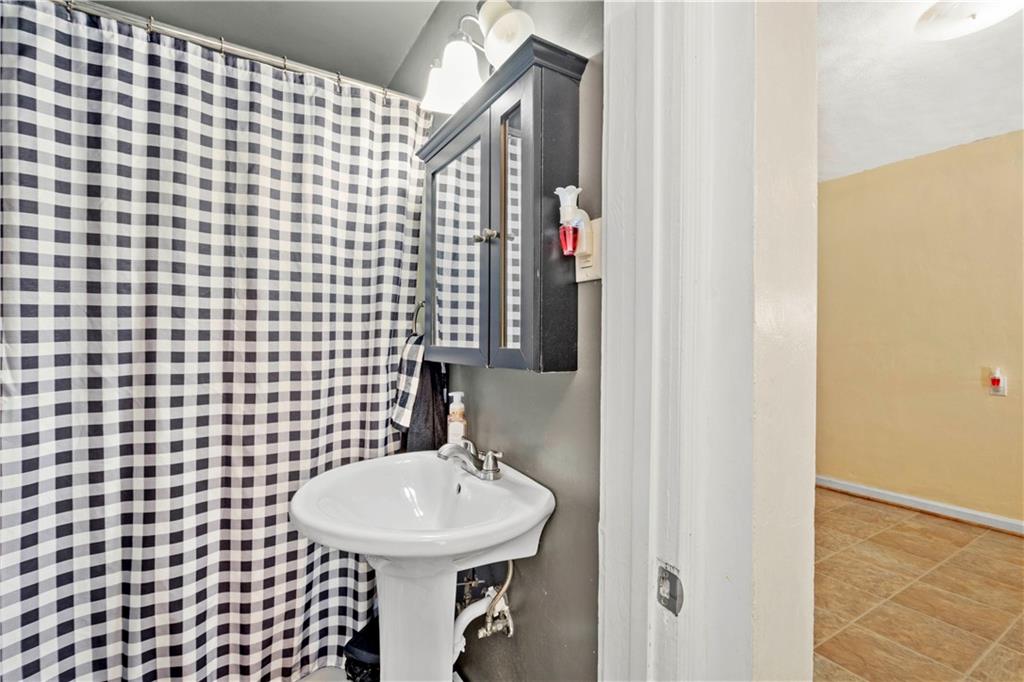 1110 12th Street McKees Rocks, PA 15136 - Photo 18 of 25