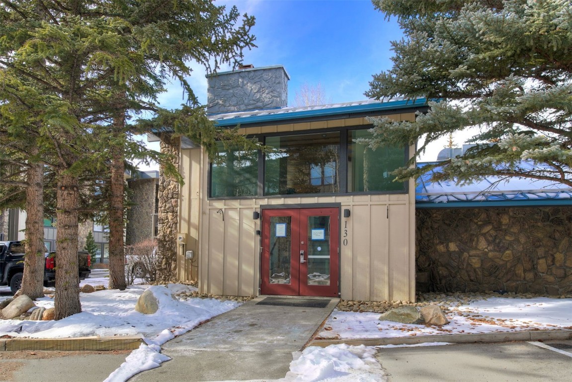 120 La Bonte Street, Unit 202 Dillon, CO 80435 - Photo 29 of 29 a front view of a house