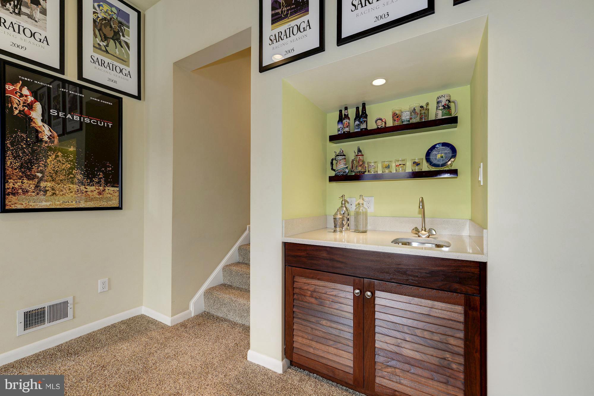 11076 Thrush Ridge Road Reston, VA 20191 - Photo 18 of 29 a bathroom with a sink and a mirror