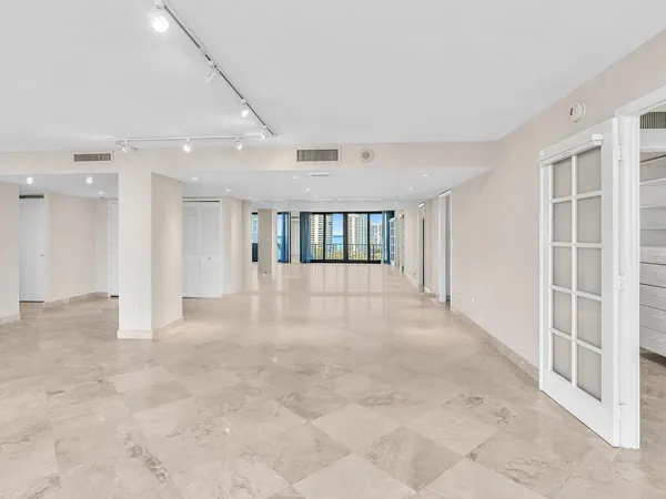 $3,850 | 4200 North Ocean Drive, Unit 21605, Singer Island, FL 33404