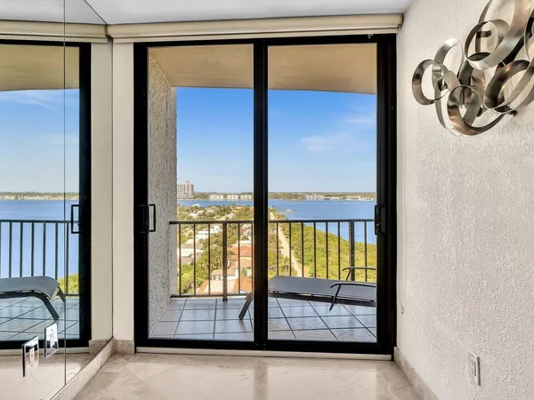 $3,850 | 4200 North Ocean Drive, Unit 21605, Singer Island, FL 33404