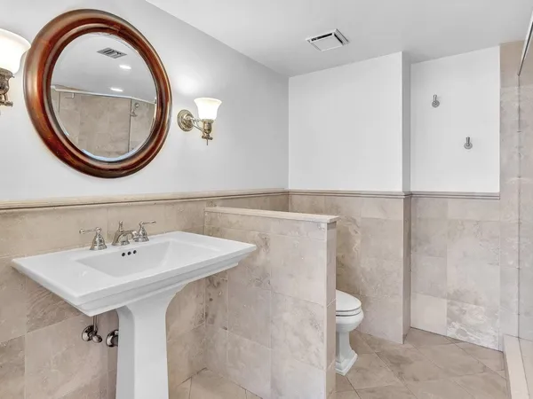 $3,850 | 4200 North Ocean Drive, Unit 21605, Singer Island, FL 33404