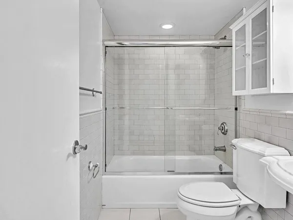 $3,850 | 4200 North Ocean Drive, Unit 21605, Singer Island, FL 33404