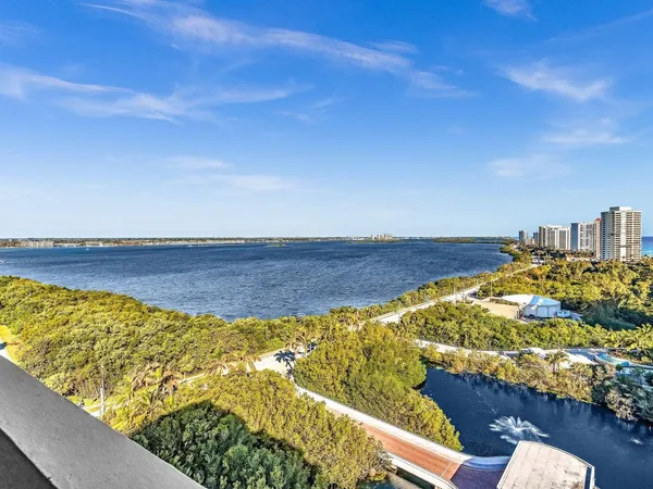 $3,850 | 4200 North Ocean Drive, Unit 21605, Singer Island, FL 33404