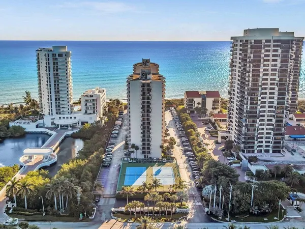 $3,850 | 4200 North Ocean Drive, Unit 21605, Singer Island, FL 33404