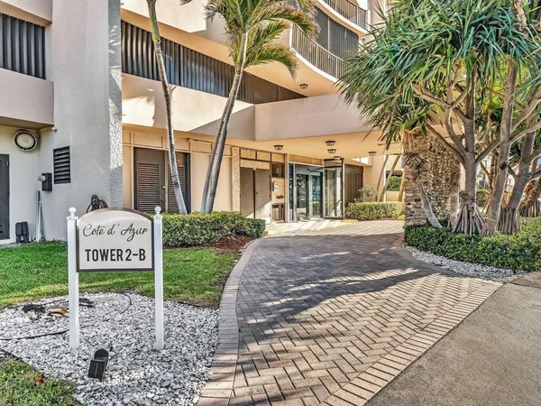 $3,850 | 4200 North Ocean Drive, Unit 21605, Singer Island, FL 33404