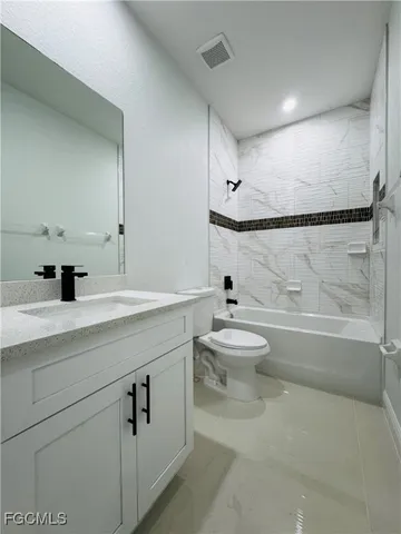 $1,850 | 3950 20th Street West, Lehigh Acres, FL 33971