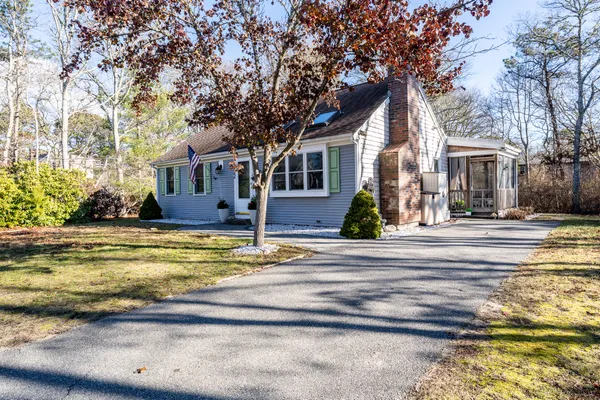 $560,000 | 522 Lincoln Rd Extension, Hyannis, MA 02601