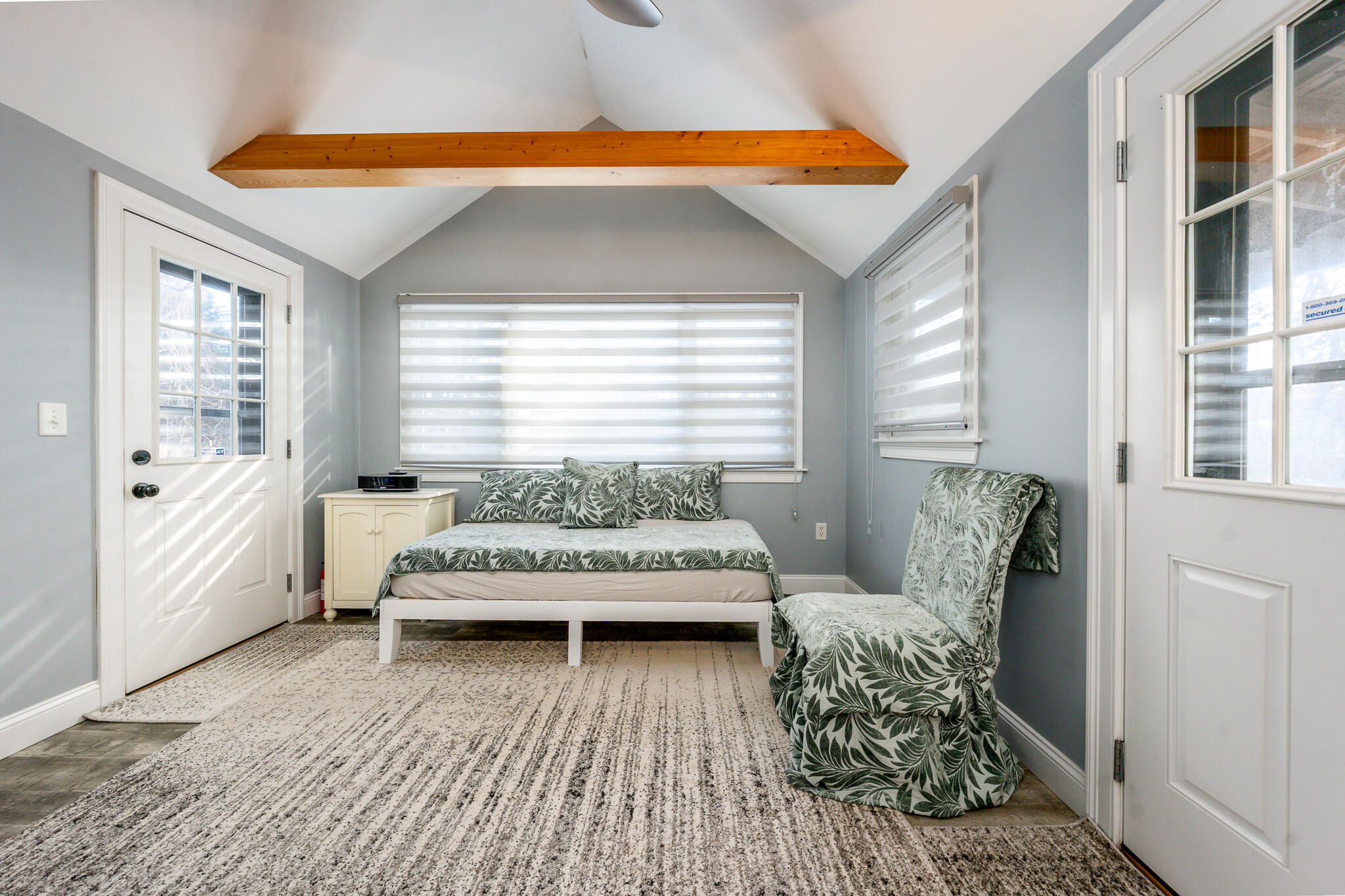 522 Lincoln Rd Extension Hyannis, MA 02601 - Photo 13 of 39 familyroom1