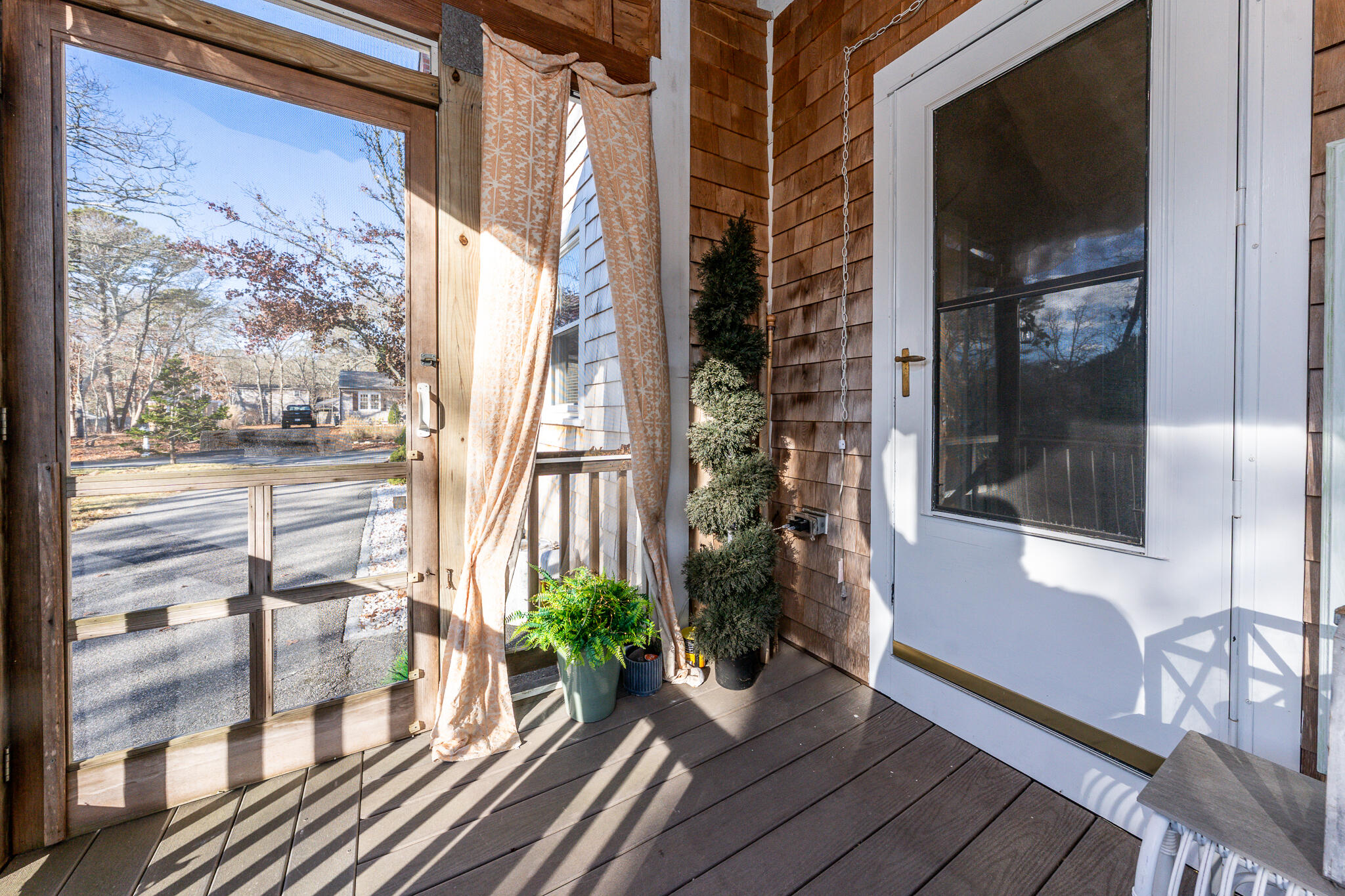 522 Lincoln Rd Extension Hyannis, MA 02601 - Photo 22 of 39 porch2
