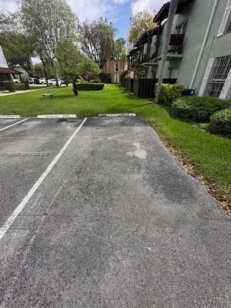 $1,800 | 10776 North Kendall Drive, Unit F17, Miami, FL 33176