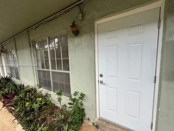 $1,800 | 10776 North Kendall Drive, Unit F17, Miami, FL 33176