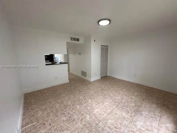 $1,800 | 10776 North Kendall Drive, Unit F17, Miami, FL 33176