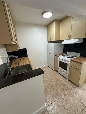 $1,800 | 10776 North Kendall Drive, Unit F17, Miami, FL 33176