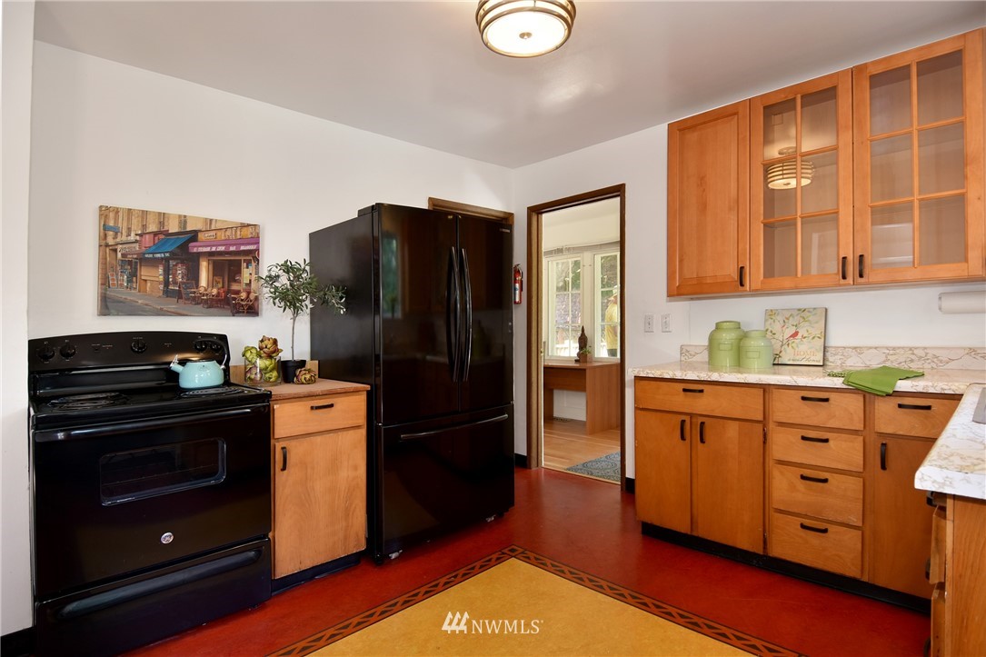 4138 Midvale Avenue North Seattle, WA 98103 - Photo 12 of 23