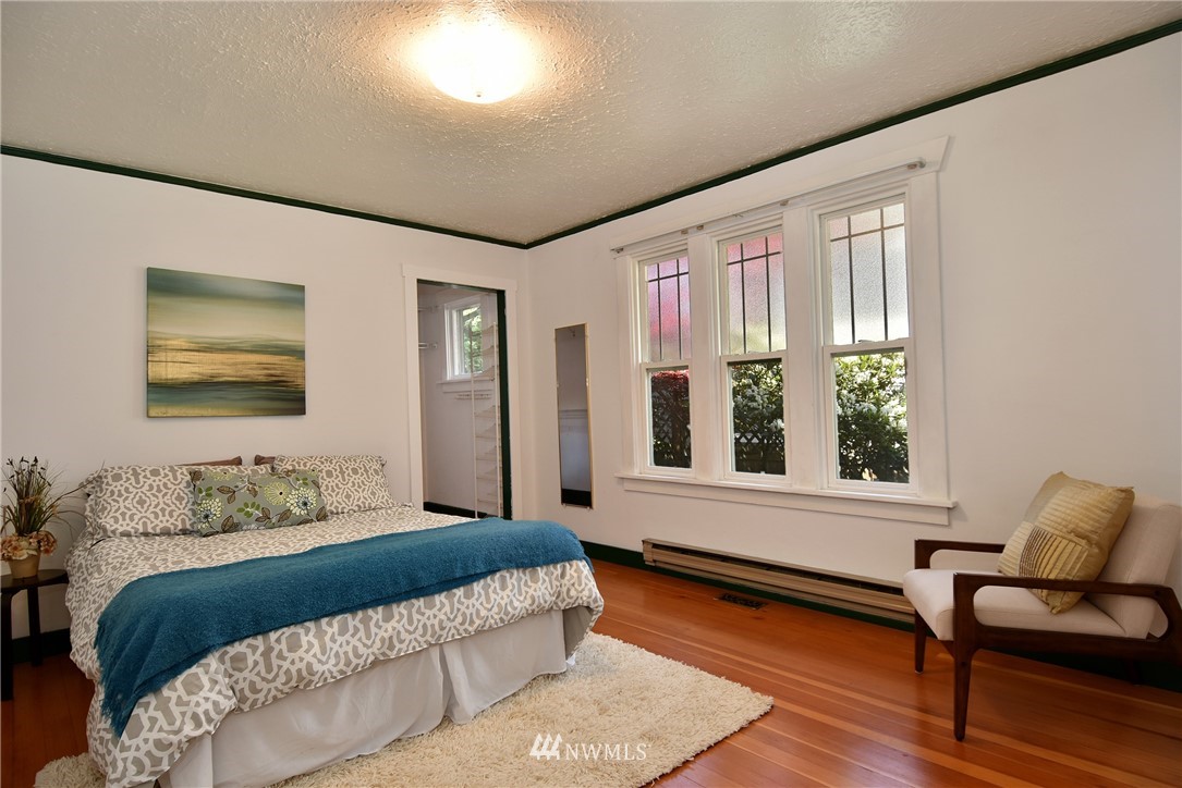 4138 Midvale Avenue North Seattle, WA 98103 - Photo 15 of 23