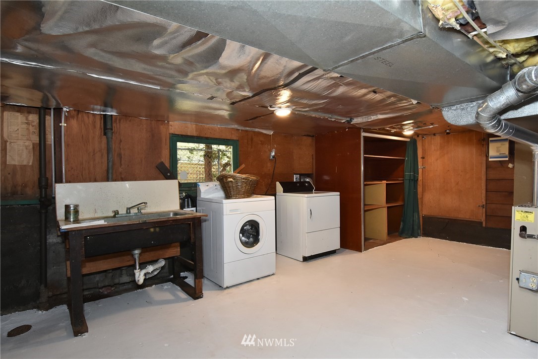 4138 Midvale Avenue North Seattle, WA 98103 - Photo 22 of 23
