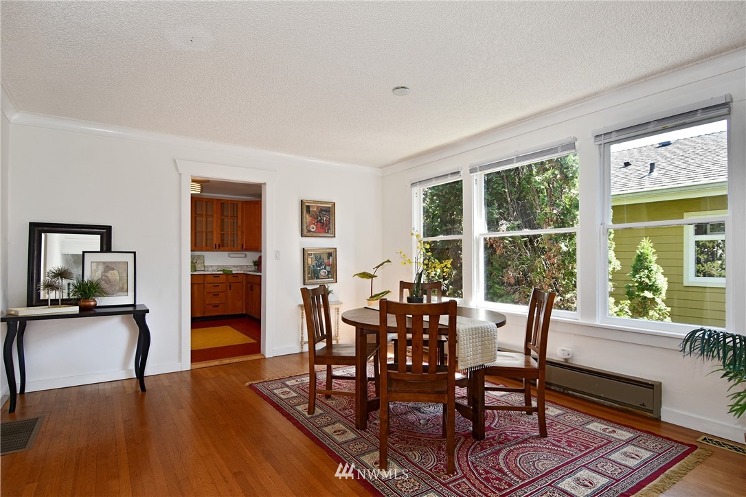 4138 Midvale Avenue North Seattle, WA 98103 - Photo 9 of 23