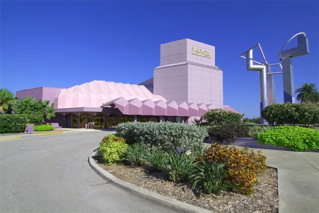 $1,077,500 | 430 Kumquat Court, Unit 206, Sarasota, FL 34236