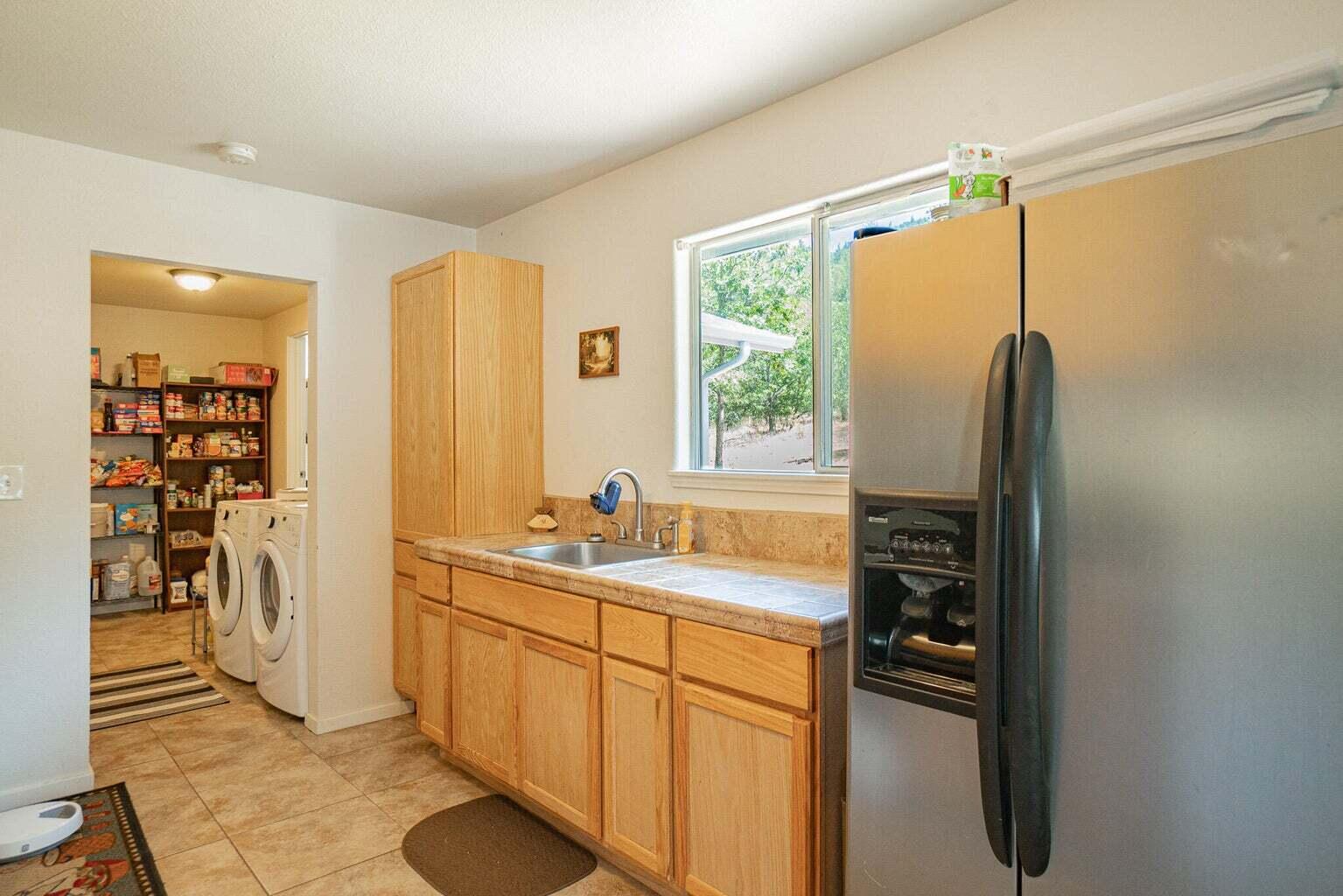1457 Granite Hill Road Grants Pass, OR 97526 - Photo 19 of 22 extra kitchen