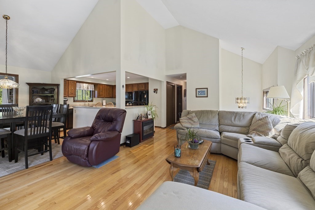 185 Cordaville Road Southborough, MA 01772 - Photo 11 of 42 Gallery Image 11