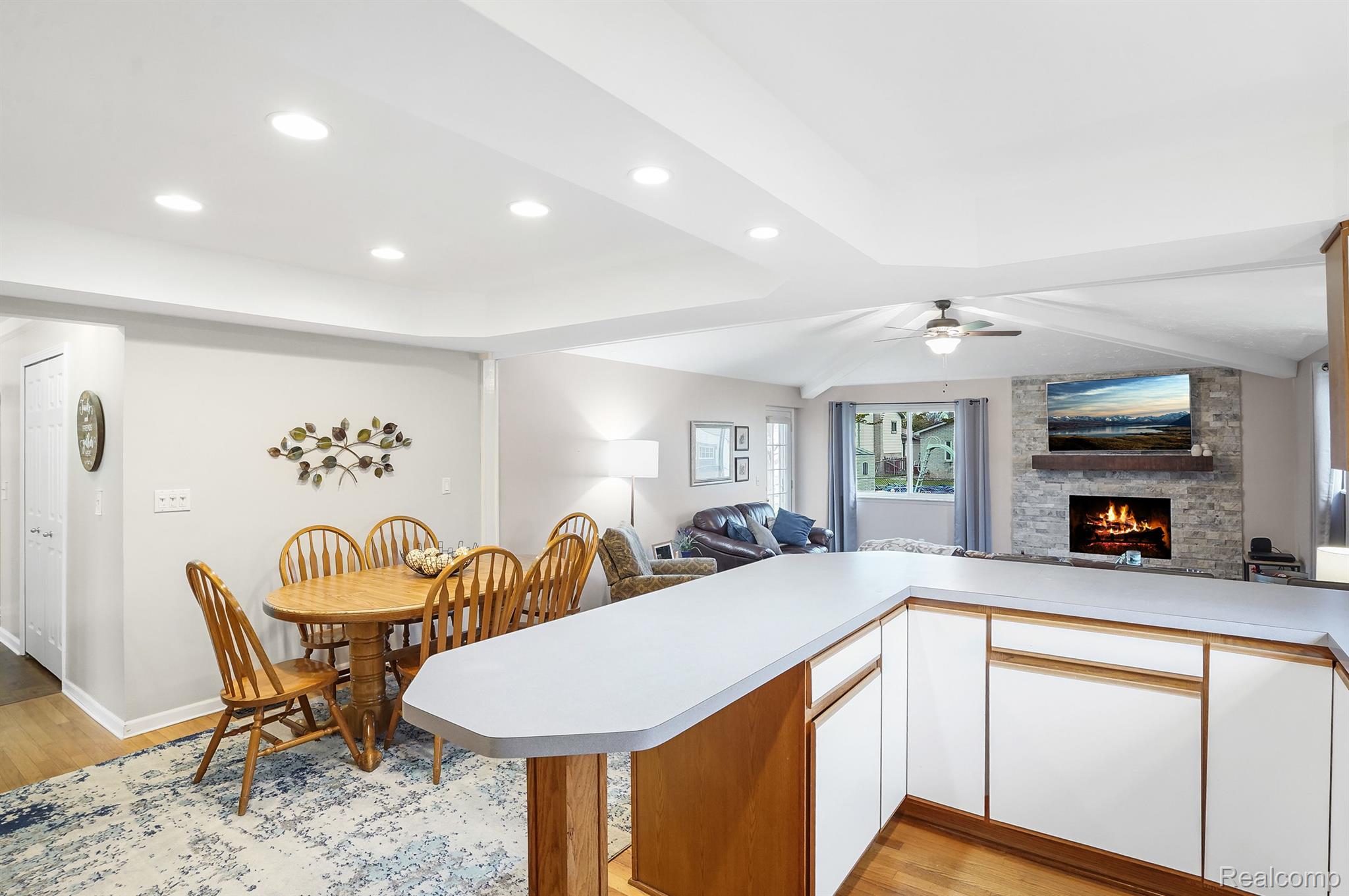 47344 Royal Road Macomb, MI 48044 - Photo 11 of 31 Coved ceiling with recessed lighting throughout