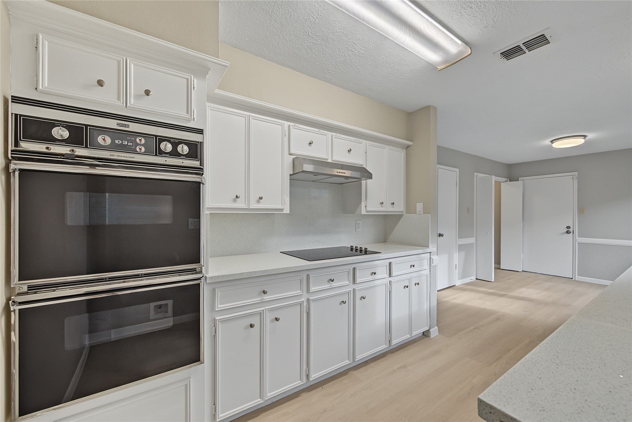 9606 Sandstone Road Houston, TX 77036 - Photo 13 of 43 Gallery Image 13