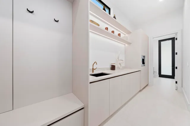 $9,995,000 | 2880 Northeast 9th Street, Pompano Beach, FL 33062