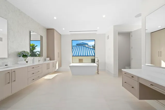 $9,995,000 | 2880 Northeast 9th Street, Pompano Beach, FL 33062