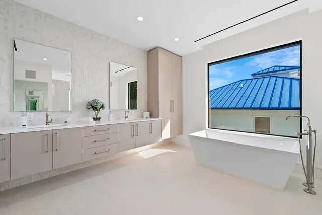 $9,995,000 | 2880 Northeast 9th Street, Pompano Beach, FL 33062