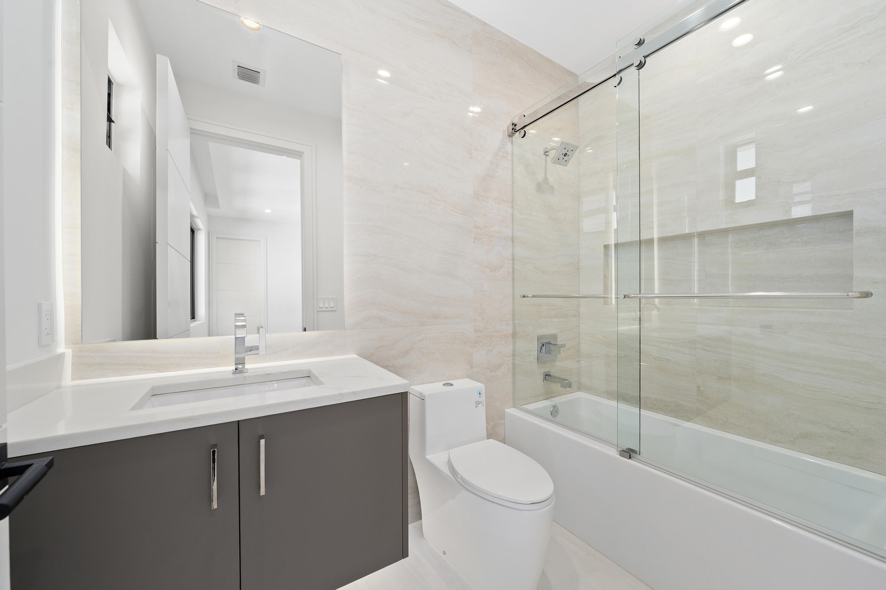 2880 Northeast 9th Street Pompano Beach, FL 33062 - Photo 57 of 61 Mls-Res_4753