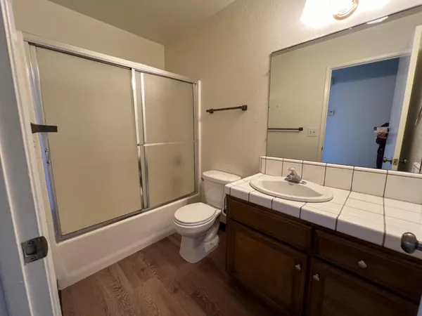 $2,300 | 410 Sunset Street, Kingsburg, CA 93631