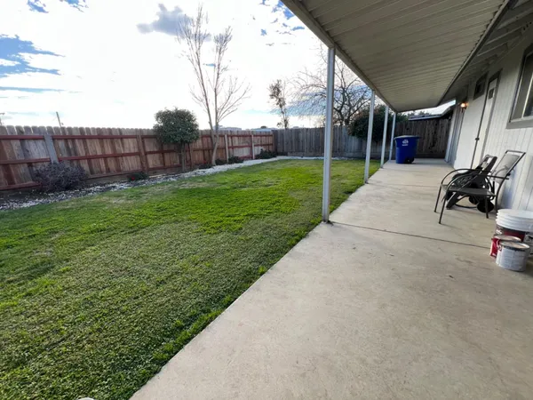$2,300 | 410 Sunset Street, Kingsburg, CA 93631
