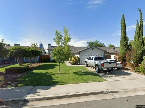 $2,300 | 410 Sunset Street, Kingsburg, CA 93631