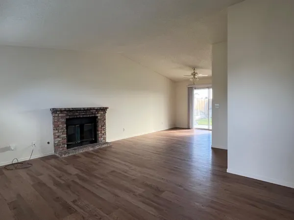 $2,300 | 410 Sunset Street, Kingsburg, CA 93631