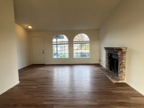 $2,300 | 410 Sunset Street, Kingsburg, CA 93631