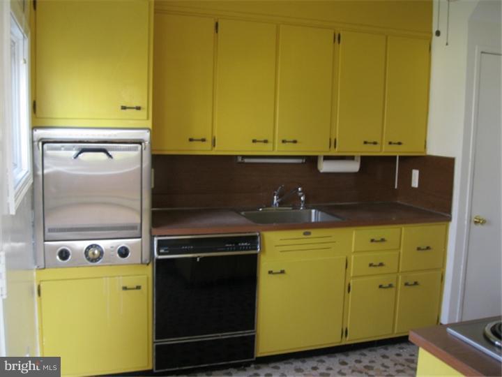 101 High Boulevard Reading, PA 19607 - Photo 7 of 15 Kitchen