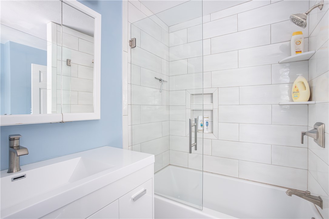 68 Fox Run Cranston, RI 02921 - Photo 17 of 38