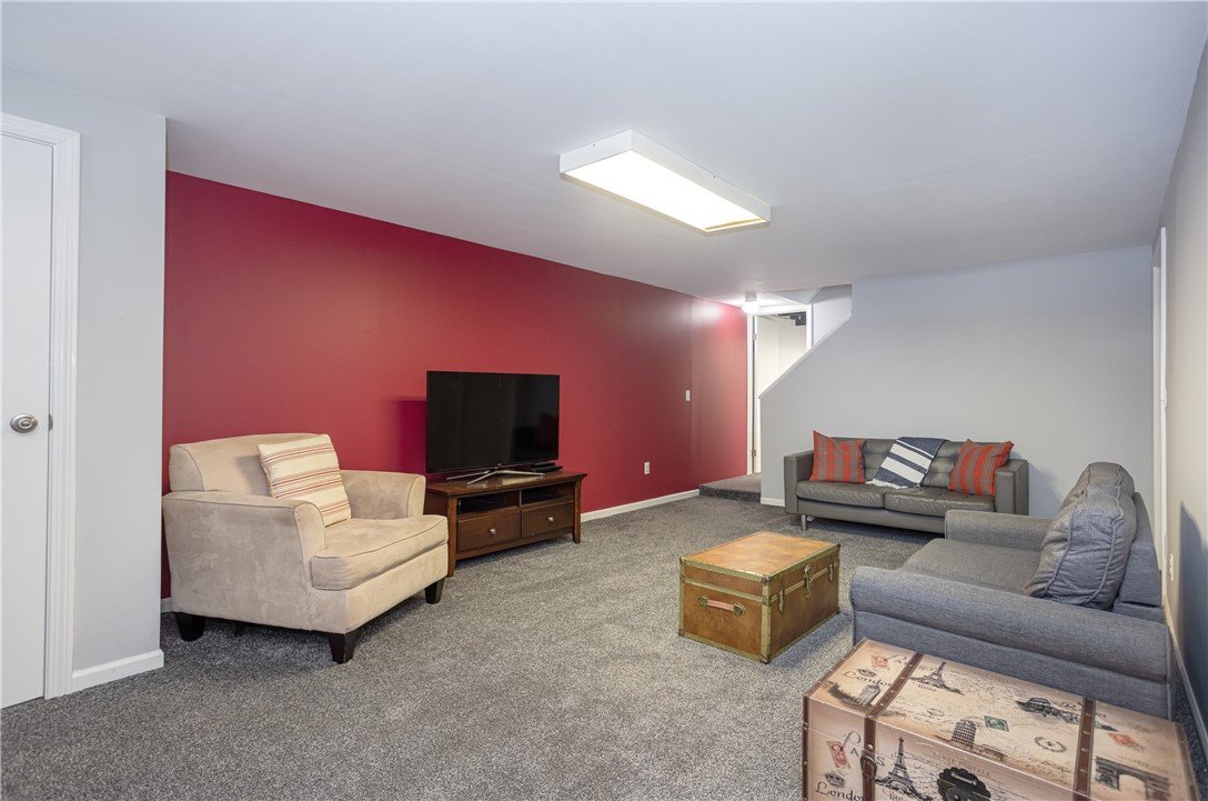 68 Fox Run Cranston, RI 02921 - Photo 25 of 38