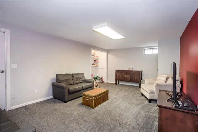 $709,000 | 68 Fox Run, Cranston, RI 02921