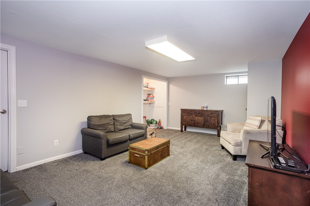 68 Fox Run Cranston, RI 02921 - Photo 26 of 38