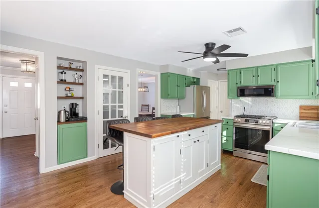 $709,000 | 68 Fox Run, Cranston, RI 02921