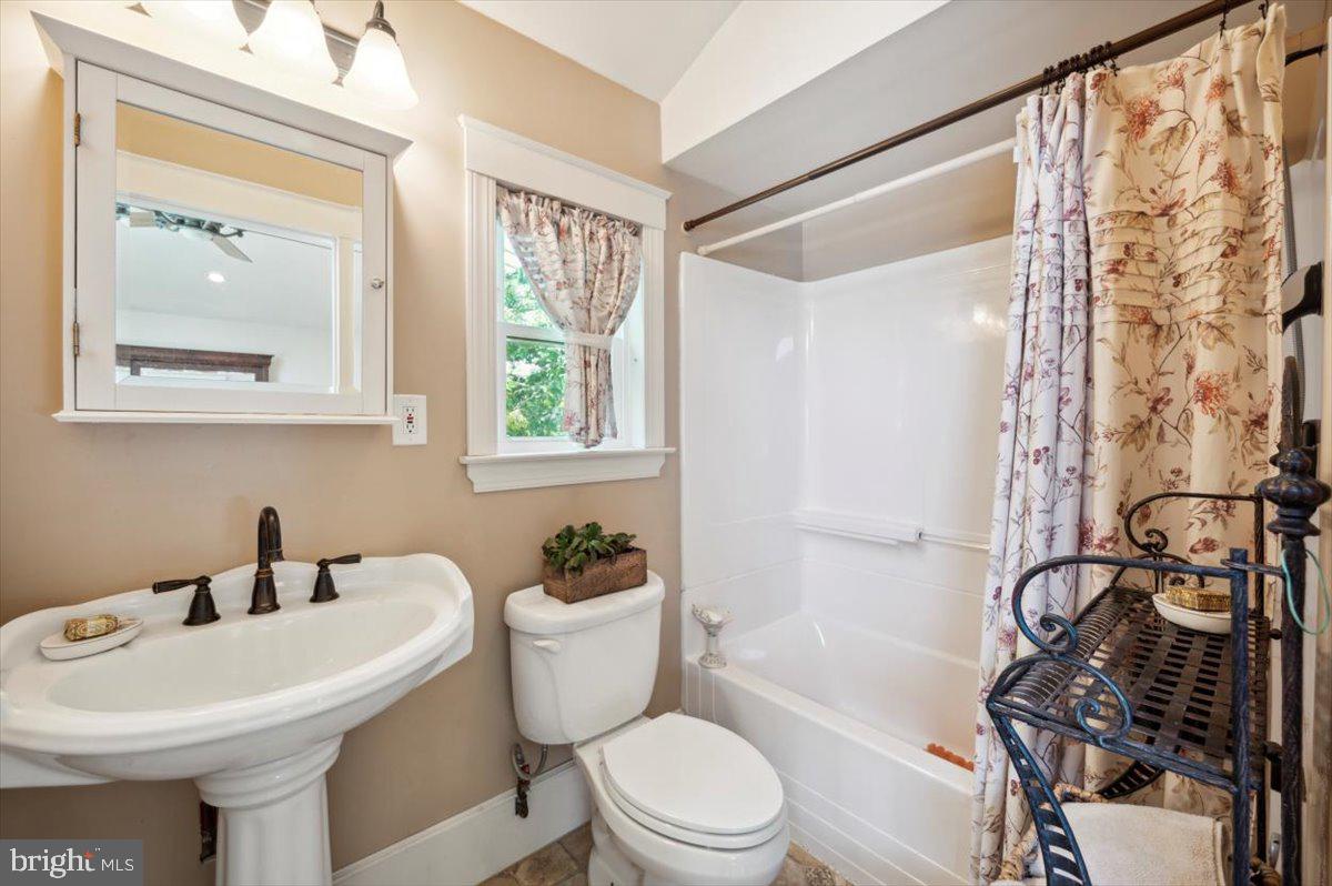 11 East Chelton Road Brookhaven, PA 19015 - Photo 14 of 23