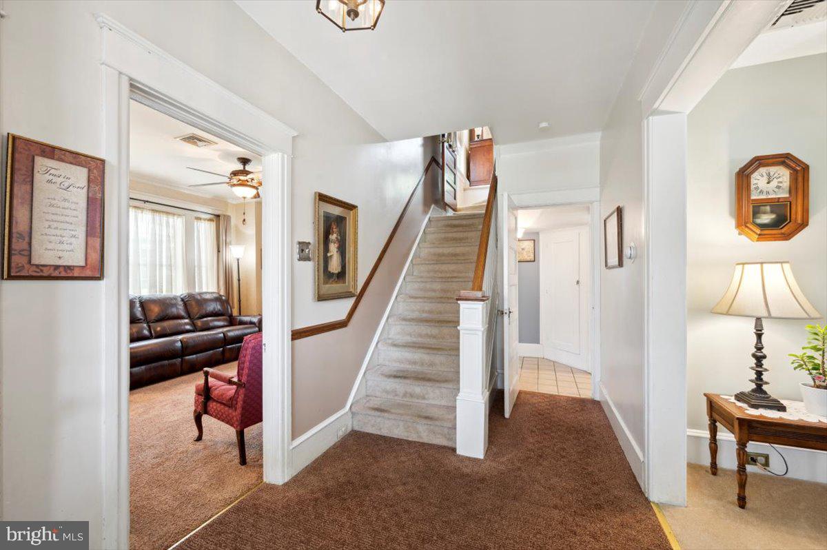 11 East Chelton Road Brookhaven, PA 19015 - Photo 3 of 23