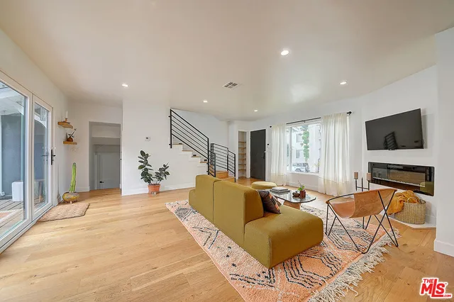 $1,395,000 | 885 Kincaid Avenue, Inglewood, CA 90302