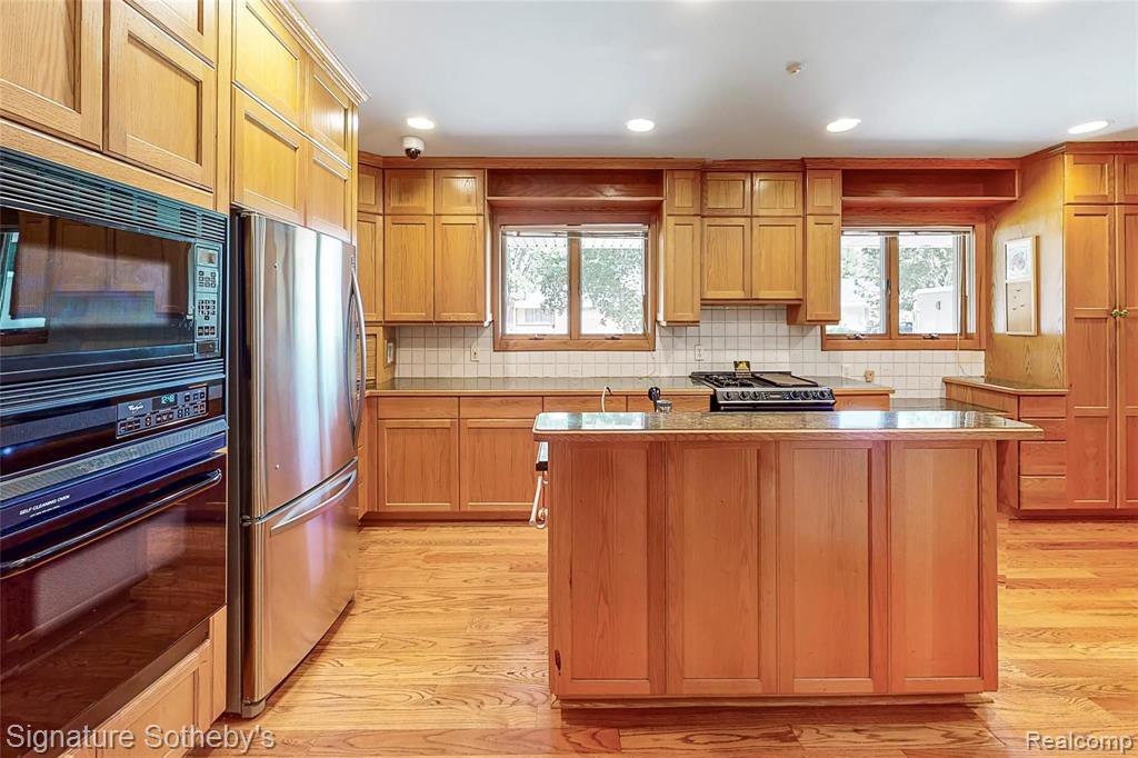 99 Shoreham Road Grosse Pointe Shores, MI 48236 - Photo 9 of 33