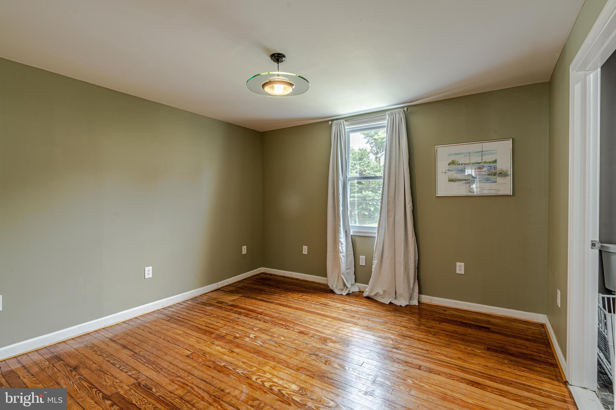 828 North Point Road Baltimore, MD 21224 - Photo 15 of 21 Bedroom