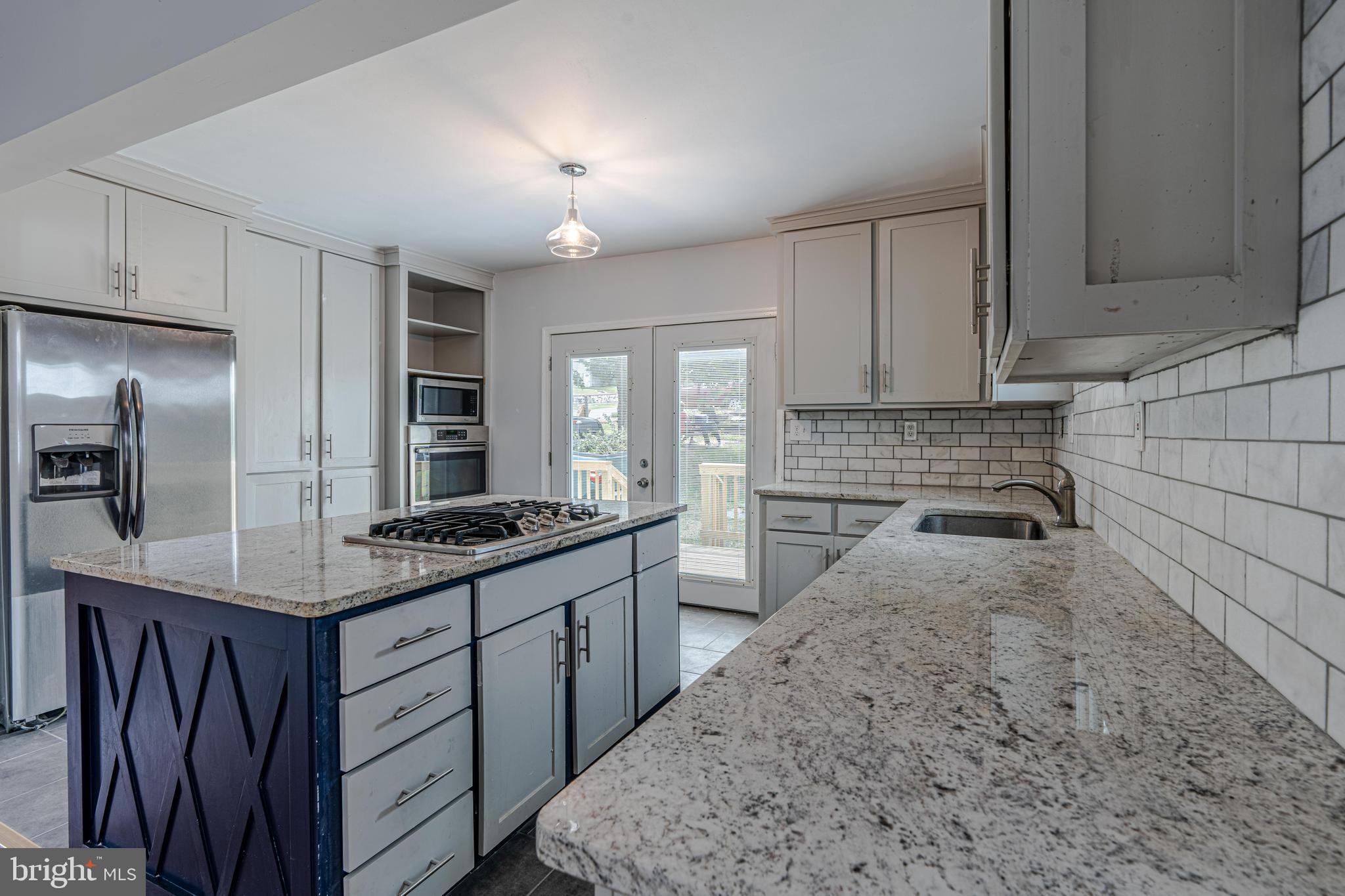 828 North Point Road Baltimore, MD 21224 - Photo 5 of 21 Kitchen