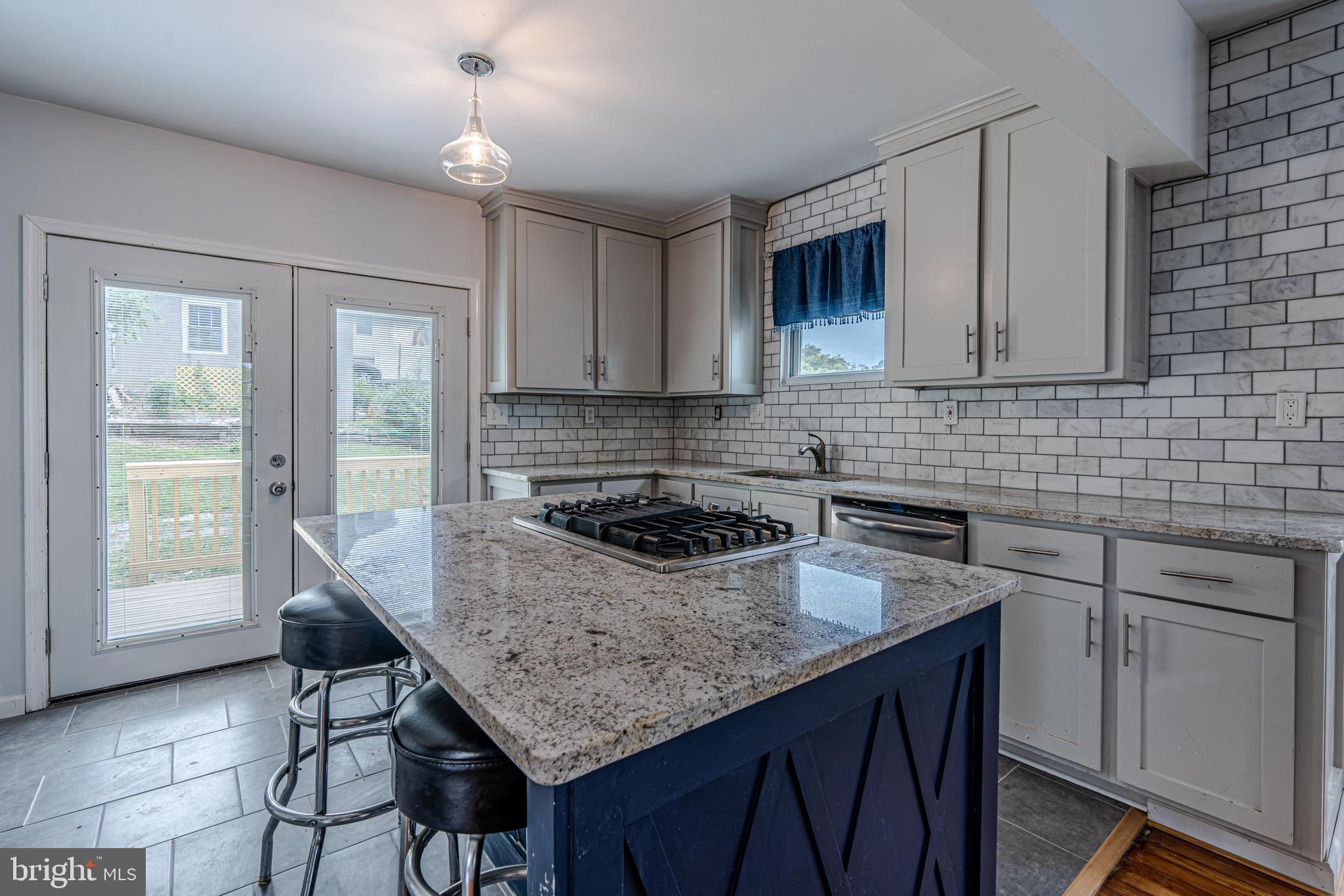 828 North Point Road Baltimore, MD 21224 - Photo 7 of 21 Kitchen