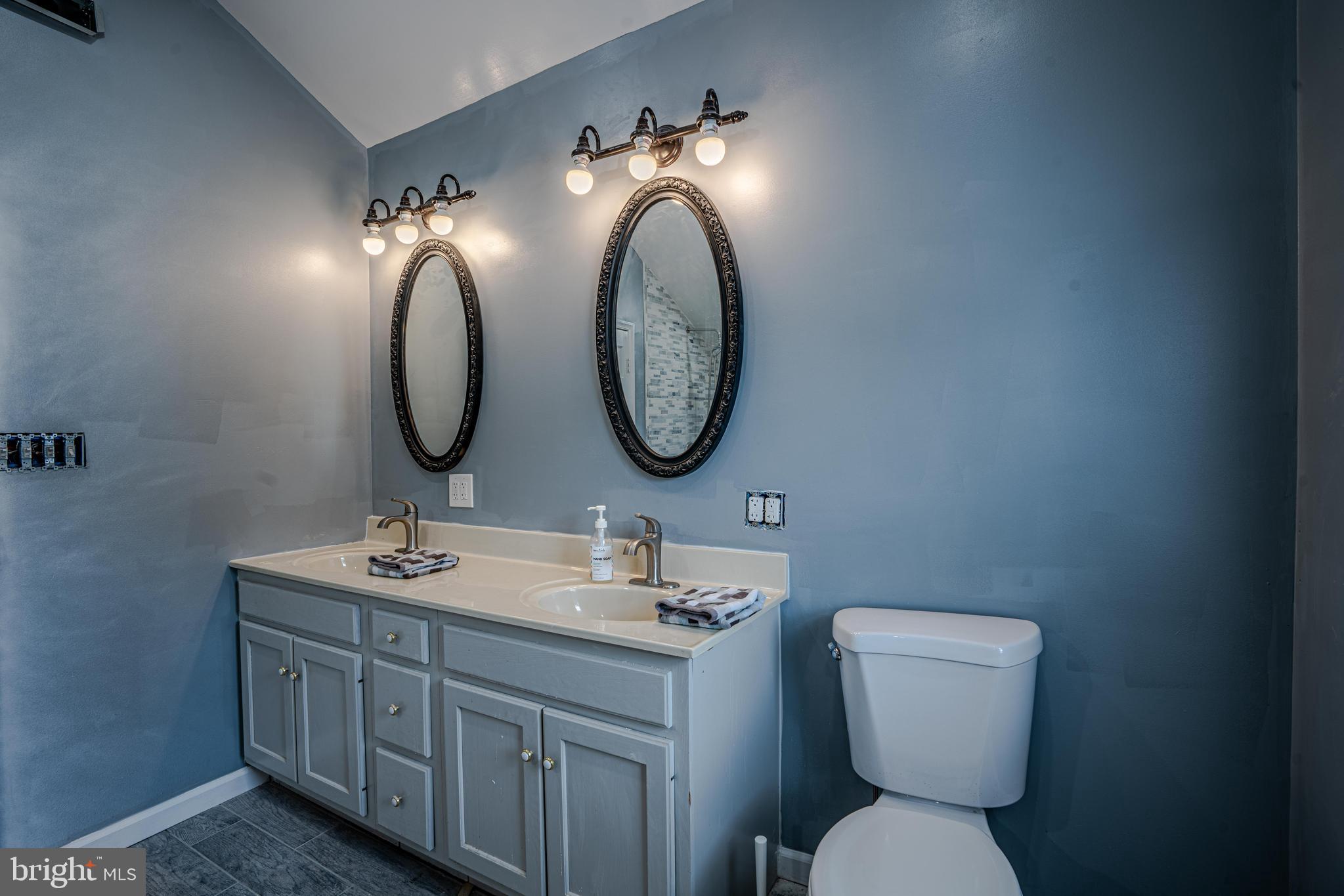 828 North Point Road Baltimore, MD 21224 - Photo 9 of 21 Bathroom 1